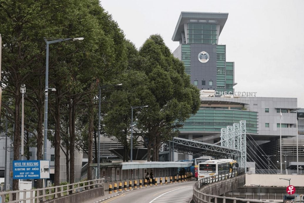  （已签发）柔：狮城二三事：后车厢藏2男助偷渡离境被逮 大马男狮城判蹲牢10个月四周