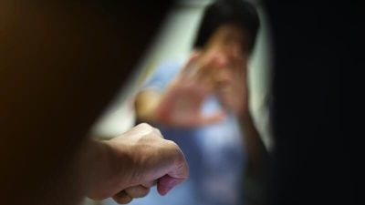 强奸六旬晨运妇 37岁男监19年半