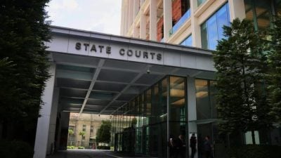 涉未经批准在受保护地区监视警员 男女私家侦探被控