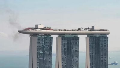 滨海湾金沙酒店顶楼冒烟 火患涉及塑料垫