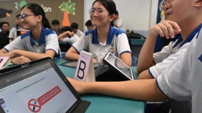 电子烟课题纳入狮城教材 引导学子拒烟害