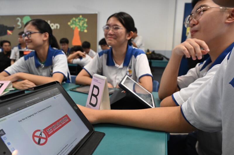 (已签发)柔:狮城二三事:电子烟课题纳入狮城教材 引导学子拒烟害