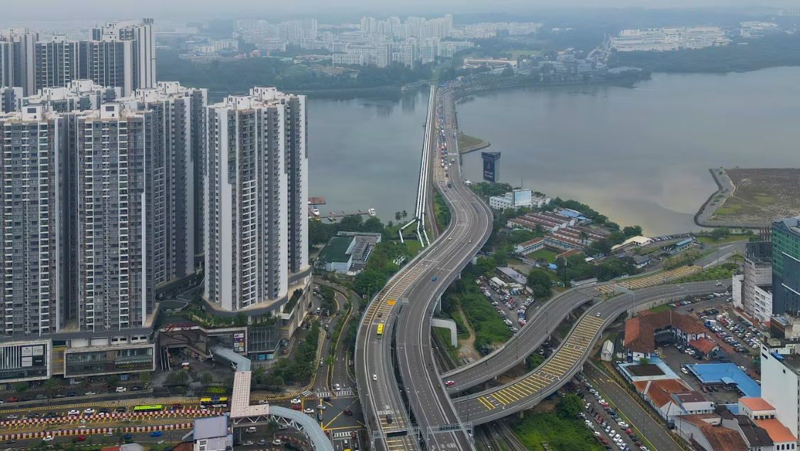 （已签发）柔：狮城二三事：自签署柔新经济特区协定 狮城企业已诺在柔投资逾55亿新元