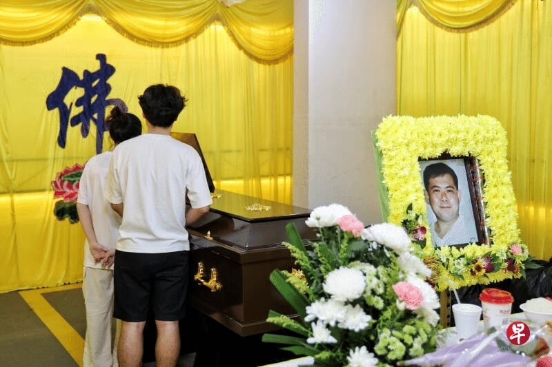 (已签发)柔:狮城二三事:辛勤养六子女中风瘫痪14年 52岁好爸爸肺炎逝