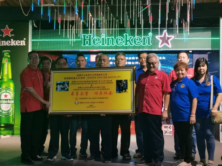 (已签发)柔:酒牌临时执照费每年2.19万 邱光益吁尽快复任酒牌理事会