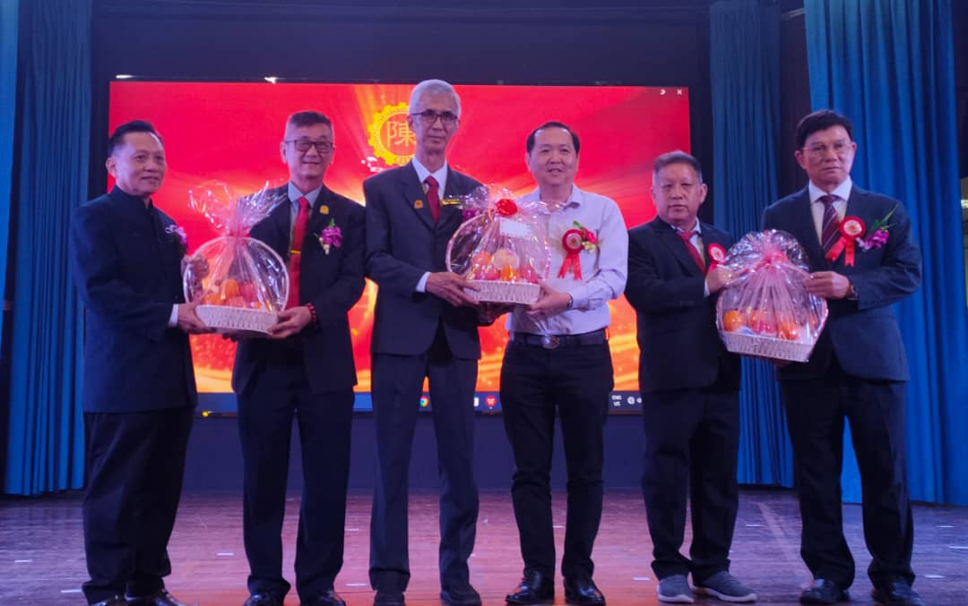 (已签发)柔:陈湘发鼓励陈氏属会 领养独中或华文学会贫困优秀生