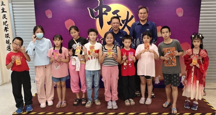 (早报双头之一)大都会:巴生德教会紫生阁“德艺双馨·灯耀中秋”晚会暨环保灯笼制作比赛