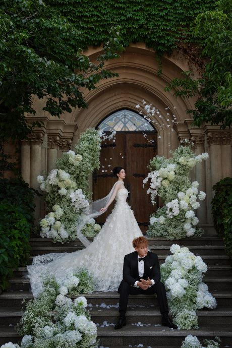 （明8am）黄子韬徐艺洋今办婚礼 城堡花园婚纱照曝光