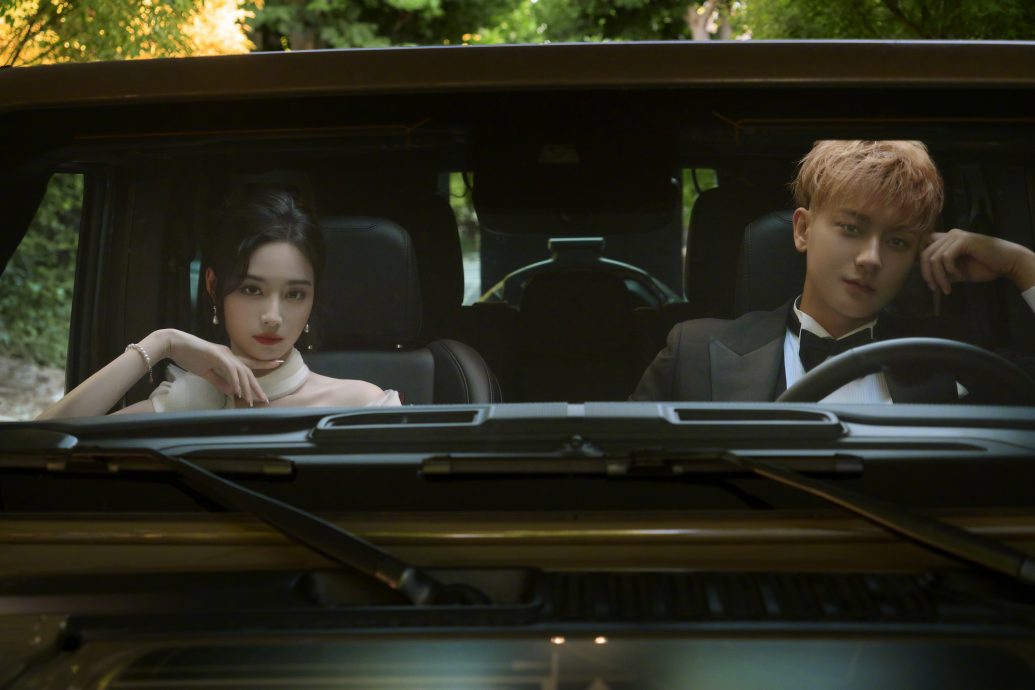 （明8am）黄子韬徐艺洋今办婚礼 城堡花园婚纱照曝光