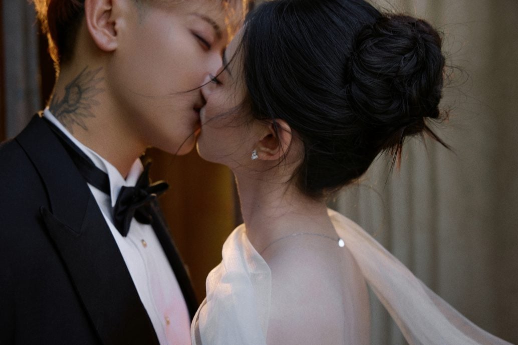 （明8am）黄子韬徐艺洋今办婚礼 城堡花园婚纱照曝光