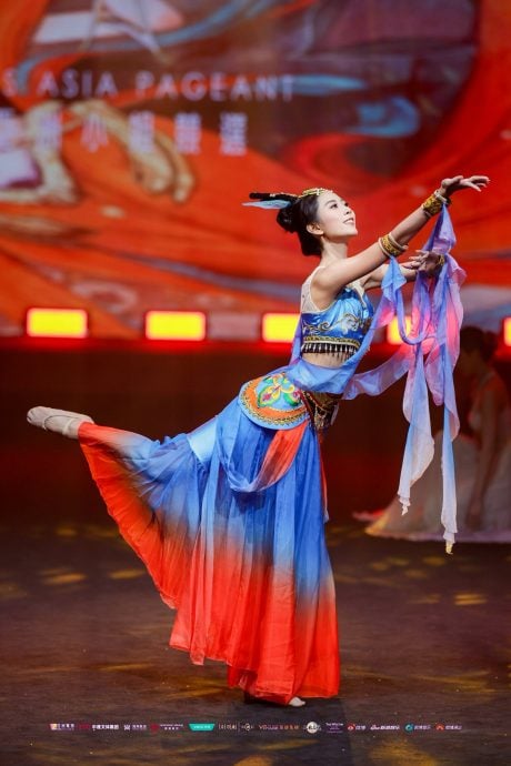 (请优先下版)全国版∕暖势力∕请尽快下∕怡保美女锺炘彤夺亚姐亚军 律师闪耀国际舞台