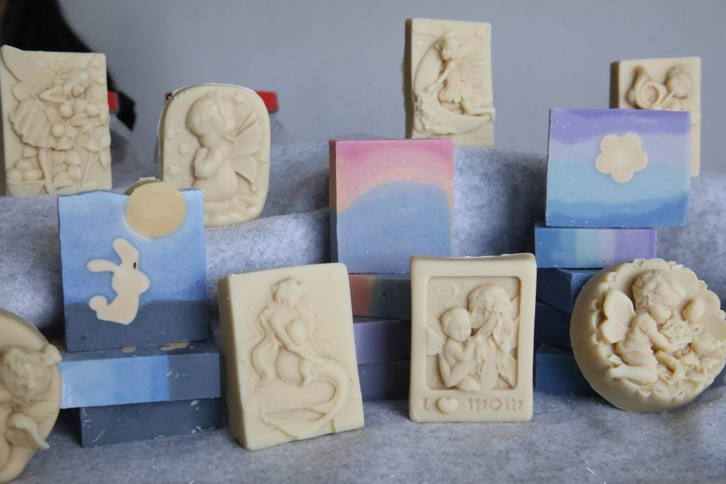 (预编30/10见报)大都会/星洲人-母乳手工皂