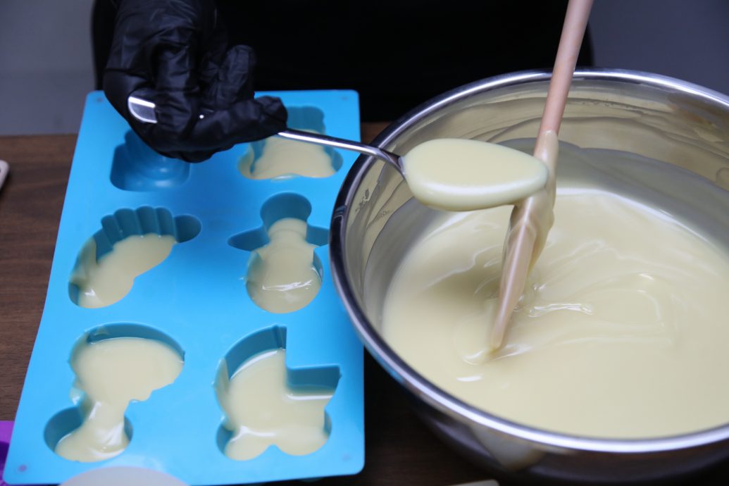 (预编30/10见报)大都会/星洲人-母乳手工皂