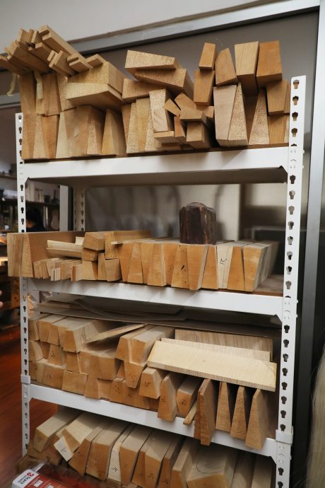 (预编8/10见报)大都会/特职世界/10月8日见报/琴匠与提琴的灵魂契约 大马顶尖制琴大师陈振盛托付终身传承薪火