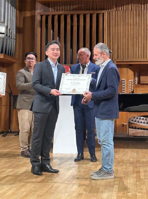 (预编8/10见报)大都会/特职世界/10月8日见报/琴匠与提琴的灵魂契约 大马顶尖制琴大师陈振盛托付终身传承薪火