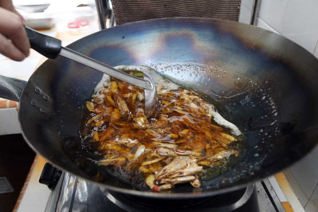 (me 18/10见报)吃货来啰-银行专员不做了 夜市卖蟹肉炒饭/多图