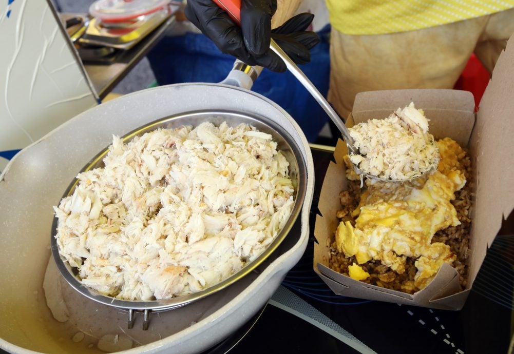 (me 18/10见报)吃货来啰-银行专员不做了 夜市卖蟹肉炒饭/多图