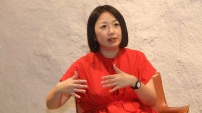 作家洪爱珠／在快时代里，守住老派的温度