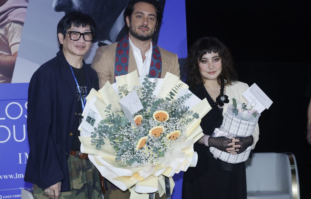  Iman脱衣出写真诗集 何超助圆演员梦