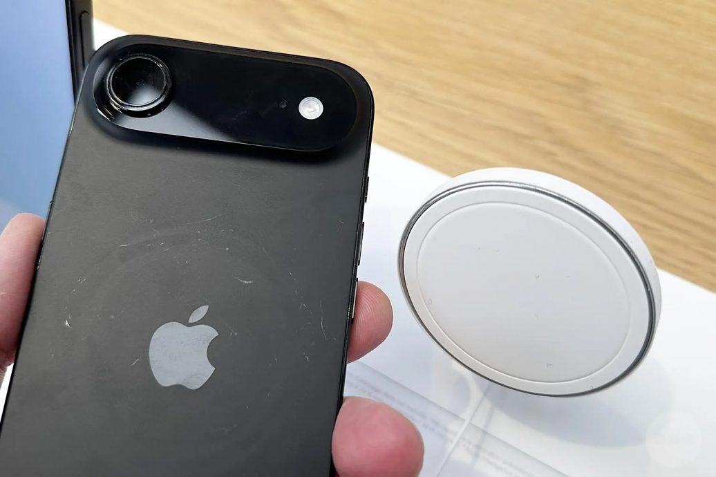 iPhone 17深色机背惊现刮痕 苹果悄悄“动手脚”补救！