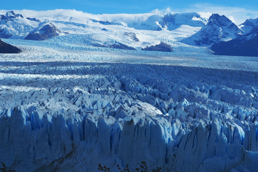 Kim Teoh／莫雷诺冰川令人着迷的蓝色