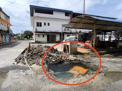 林清杰路水管破裂成水坑 . 居民促速修复避免意外