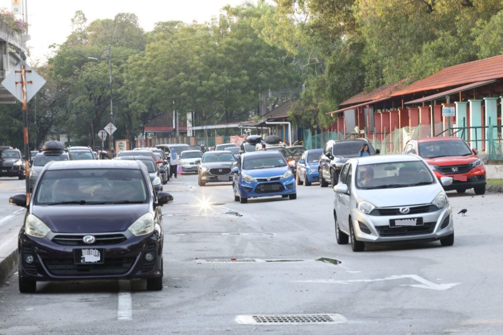 me05-大都会/学生情绪受波动 料出席率低/6图