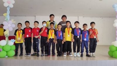 瓜拉吉挠华小办越野赛跑及儿童节 校园洋溢欢乐及活力气息