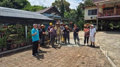 张庆信拨款79万 都东9乡区铺洋灰道