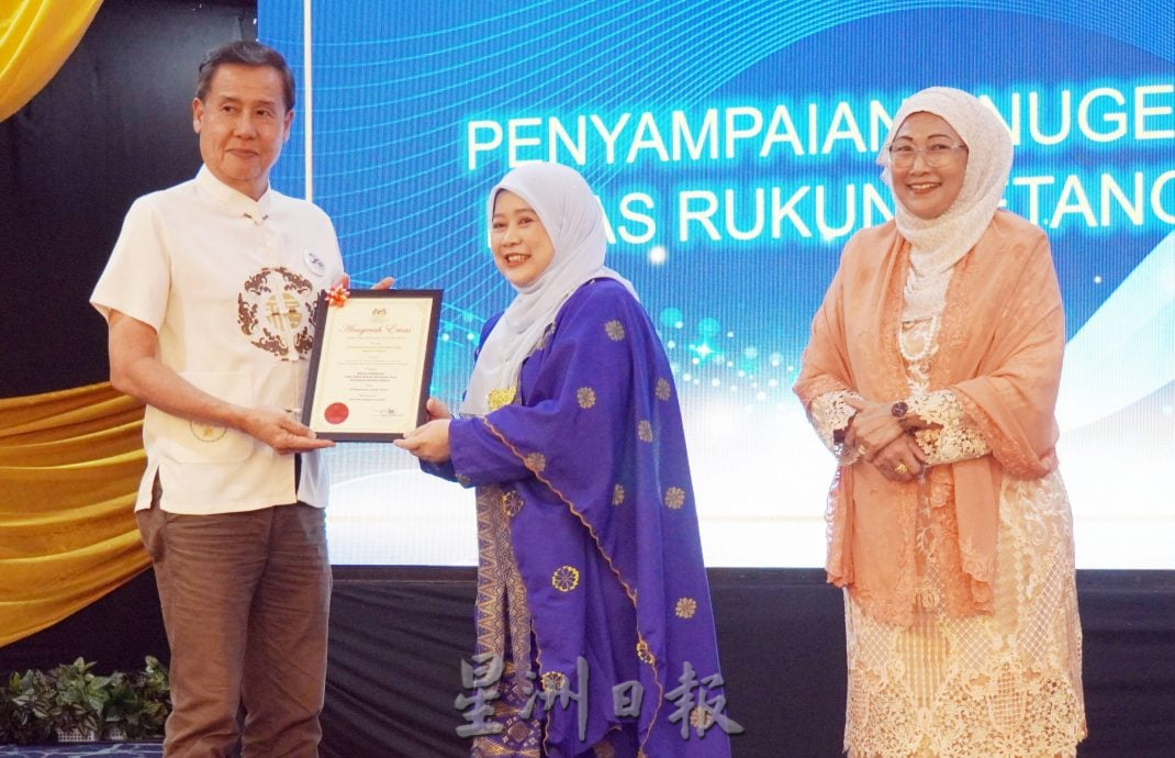 已签发（大北马）玻团结局颁“成立50周年金奖”