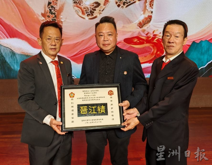 （已签发）柔：蔡世和吁政府和私人界   合办大学媲美哈佛