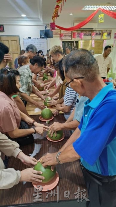 NS淡边:森甲河婆同乡会办中秋晚会,场面乐融融