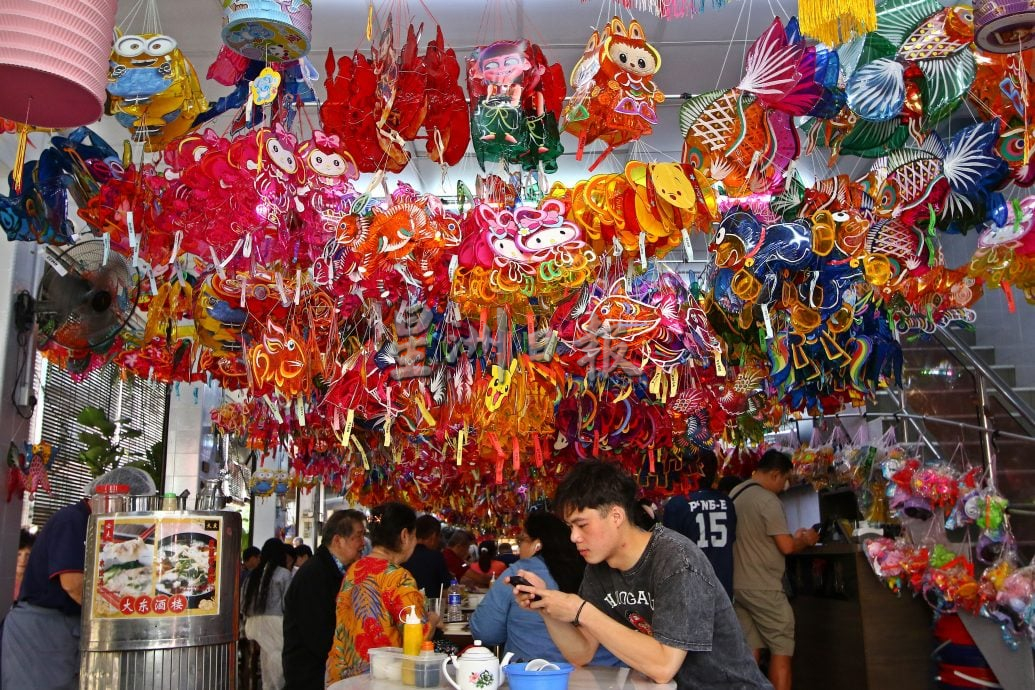 星角摄pp/中秋灯笼高高挂