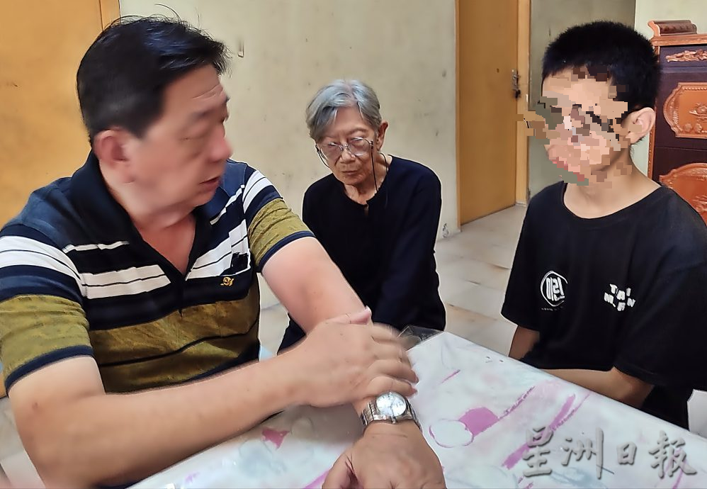 少年通宵打手游在校睡觉 送入Jaz盼良好成长