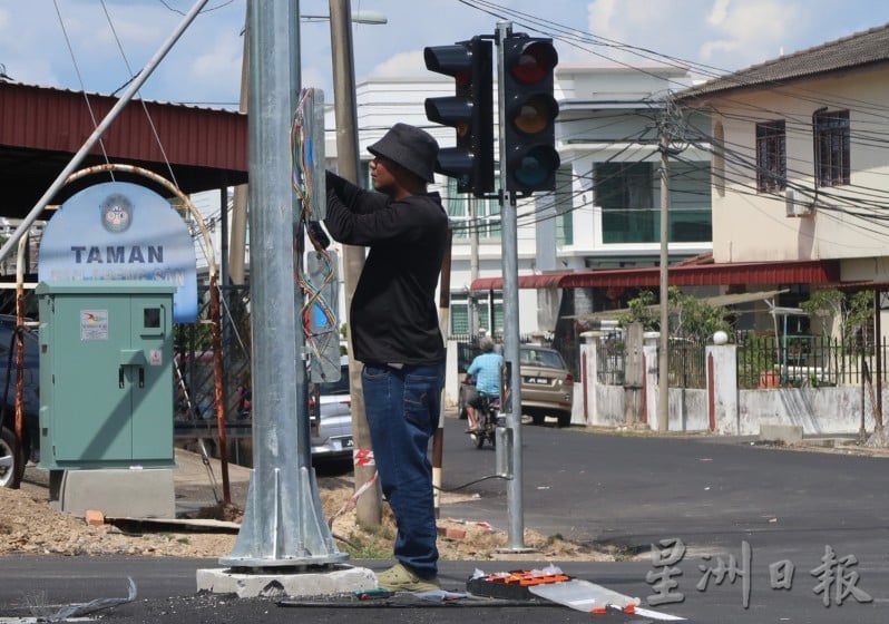（已签发）柔：登雅建交通灯未征民意丨安努亚表态挺对话会   “可解释工程需求性”