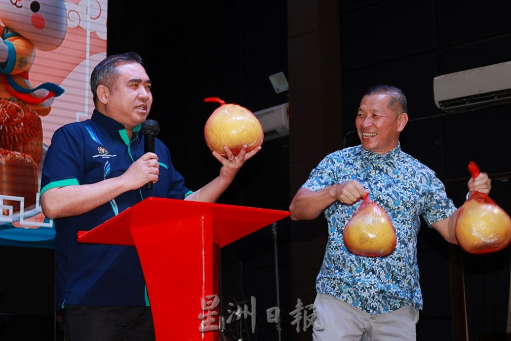 供星洲网／陆兆福：添油花1分钟可换来国库省数十亿　补贴专属大马公民