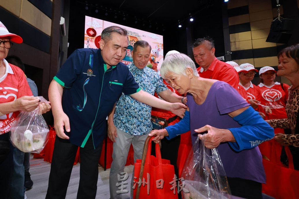 供星洲网／陆兆福：添油花1分钟可换来国库省数十亿　补贴专属大马公民