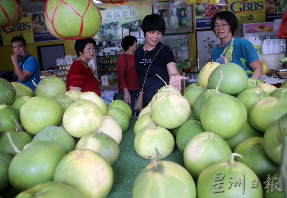 受闰六月影响 中秋柚子收成减价升