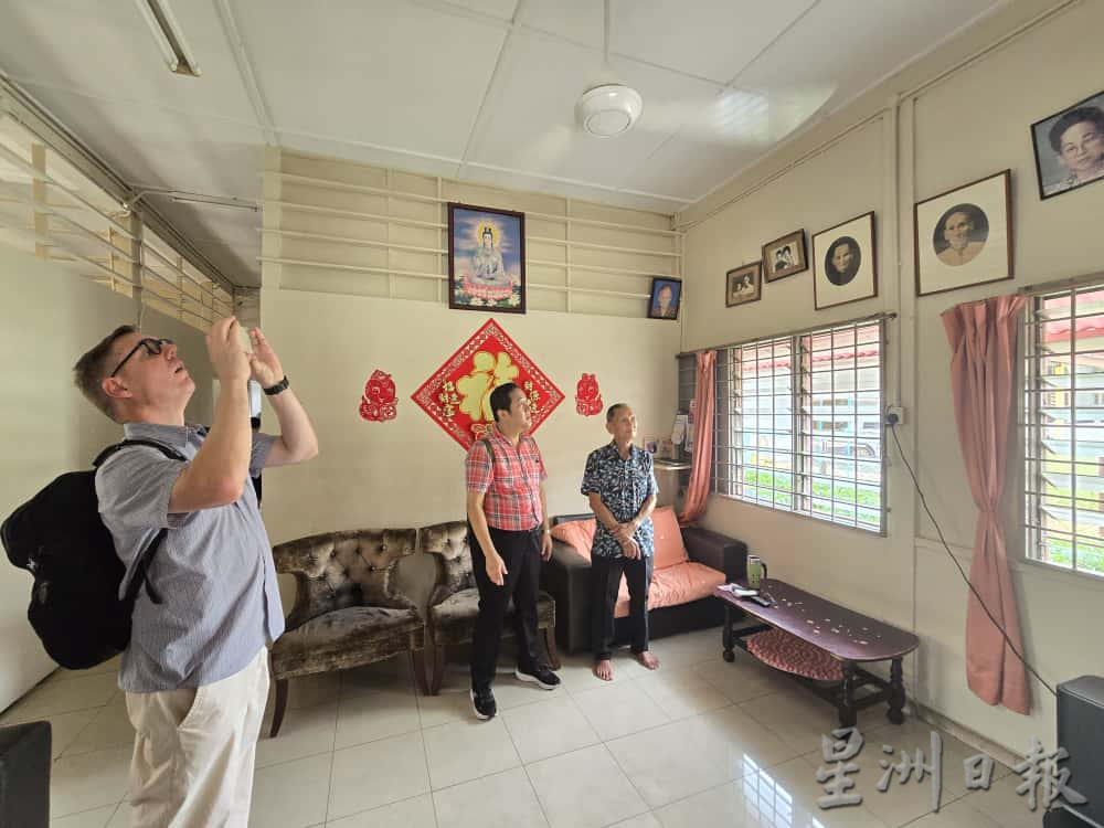 供星洲网/马英两国学者走访亚沙新村,跨国研究新村历史