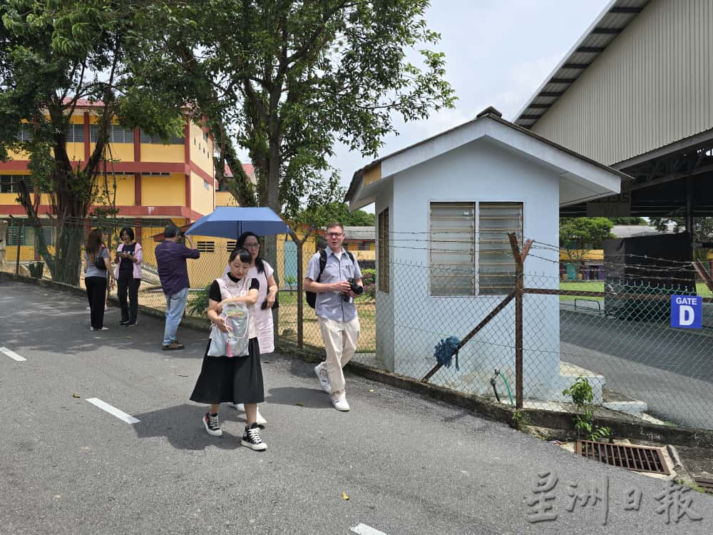 供星洲网/马英两国学者走访亚沙新村,跨国研究新村历史