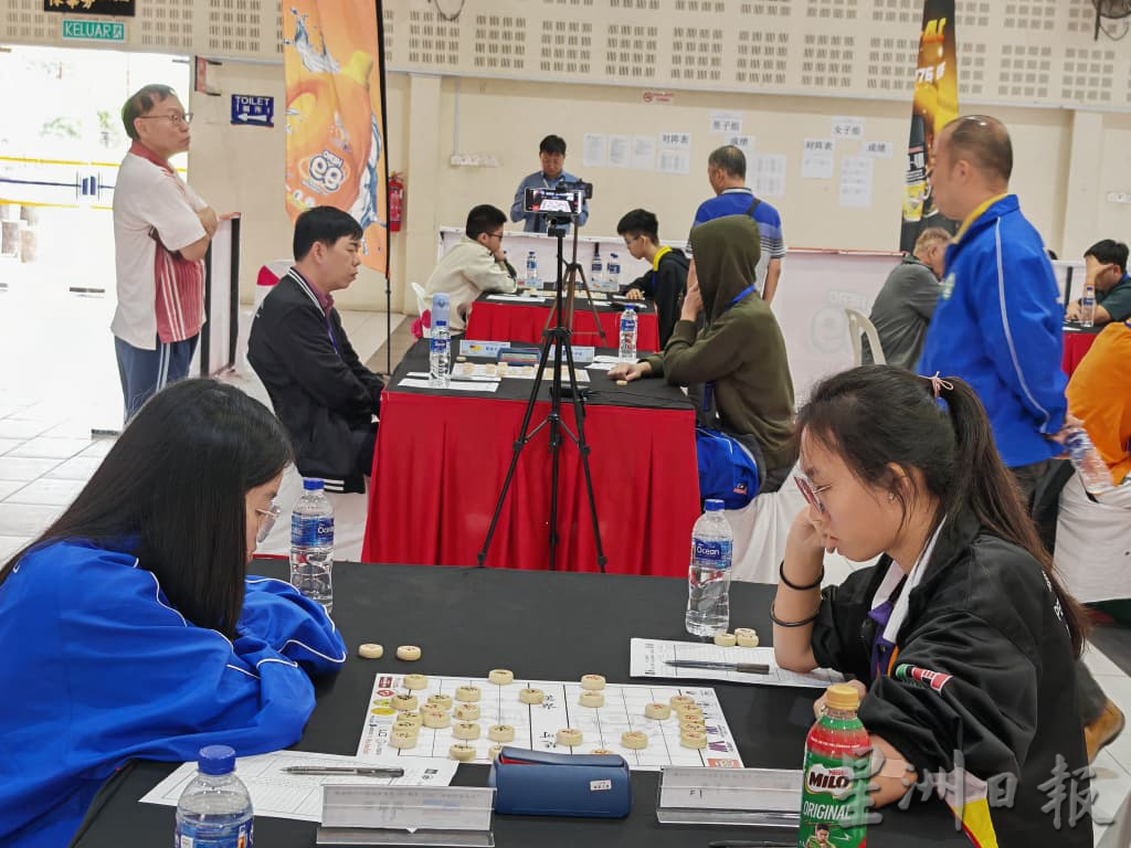 供星洲网:父母助圆“冠军梦”从山打根迁居芙蓉 洪千惠勇夺大马首枚世界象棋金牌