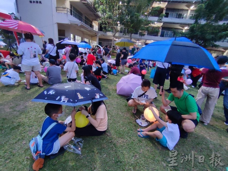 已签发(大北马)汉民小学“千人手绘灯笼”创下大马纪录