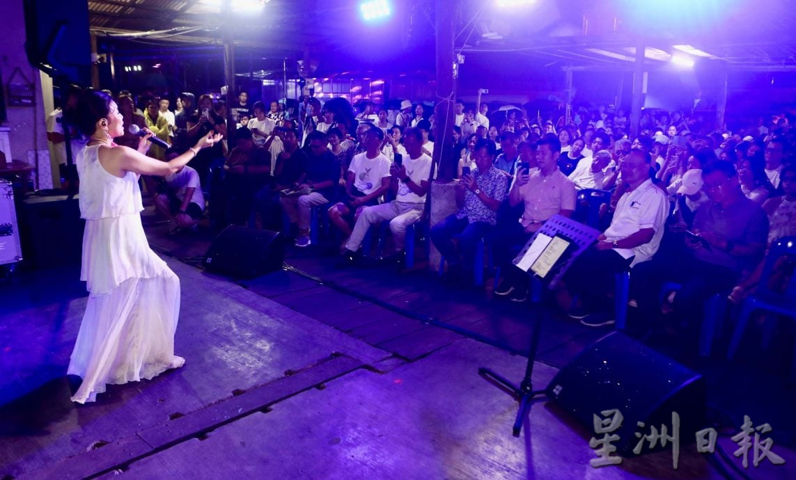 邦咯海岛节开幕 千人参与热情洋溢