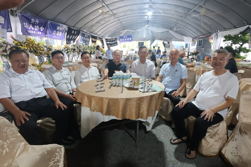 在日前华总改选中无缘当选总会长及署理总会长的彭亨华团联合会会长丹斯里吴明璋与吉兰丹中华大会堂会长拿督黄保俊皆表示，选举结果已尘埃落定