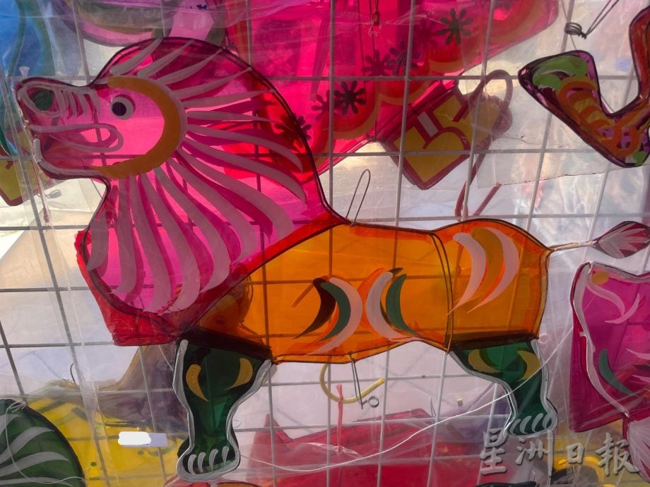 新生代灯笼制作人陈德伦 传统融入创意照亮中秋