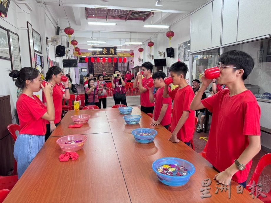 (古城第七版主文)6潮州孩子“出花园”转大人