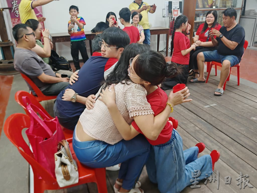 (古城第七版主文)6潮州孩子“出花园”转大人