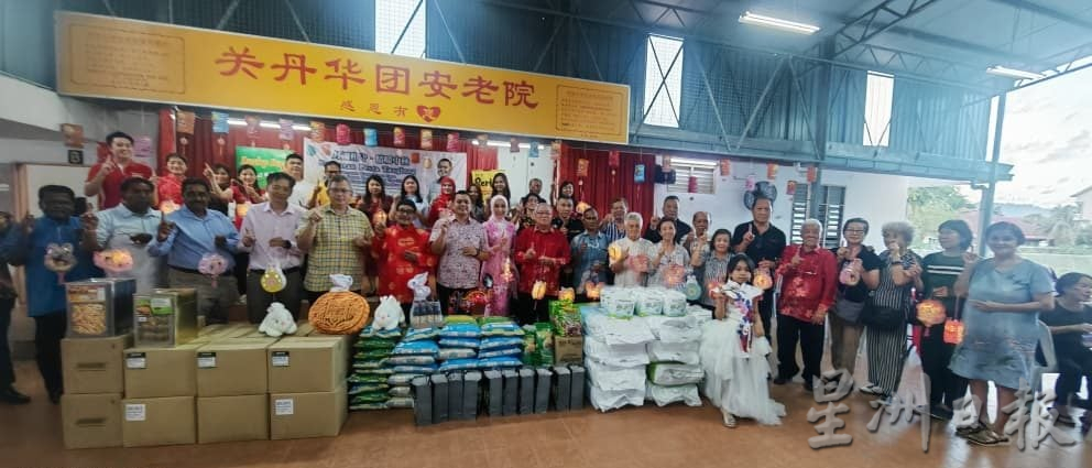 东:已签发:彭州投资、工业、科学、工艺与革新委员会主席拿督莫哈末尼查指出,州内各族人民长期以来和睦共处、携手合作,正是推动彭亨州乃至全国经济稳健发展的重要力量。