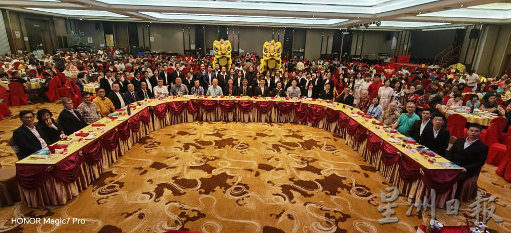 东:已签发:马来西亚海南会馆联合会总会长拿督杨克浩呼吁大家,踊跃参与即将于今年11月14日至16日,在槟城举行的第18届世界海南乡团联谊大会