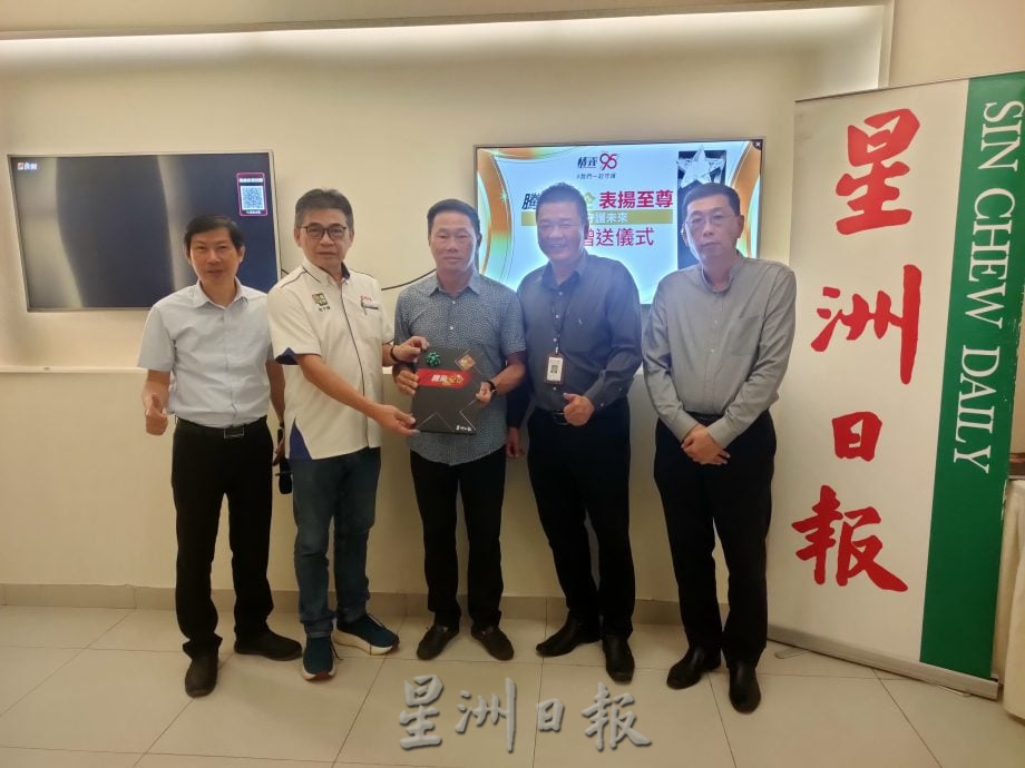 (古城第二版主文)“腾飞星企”金典名号专书得入榜,9位商家感想